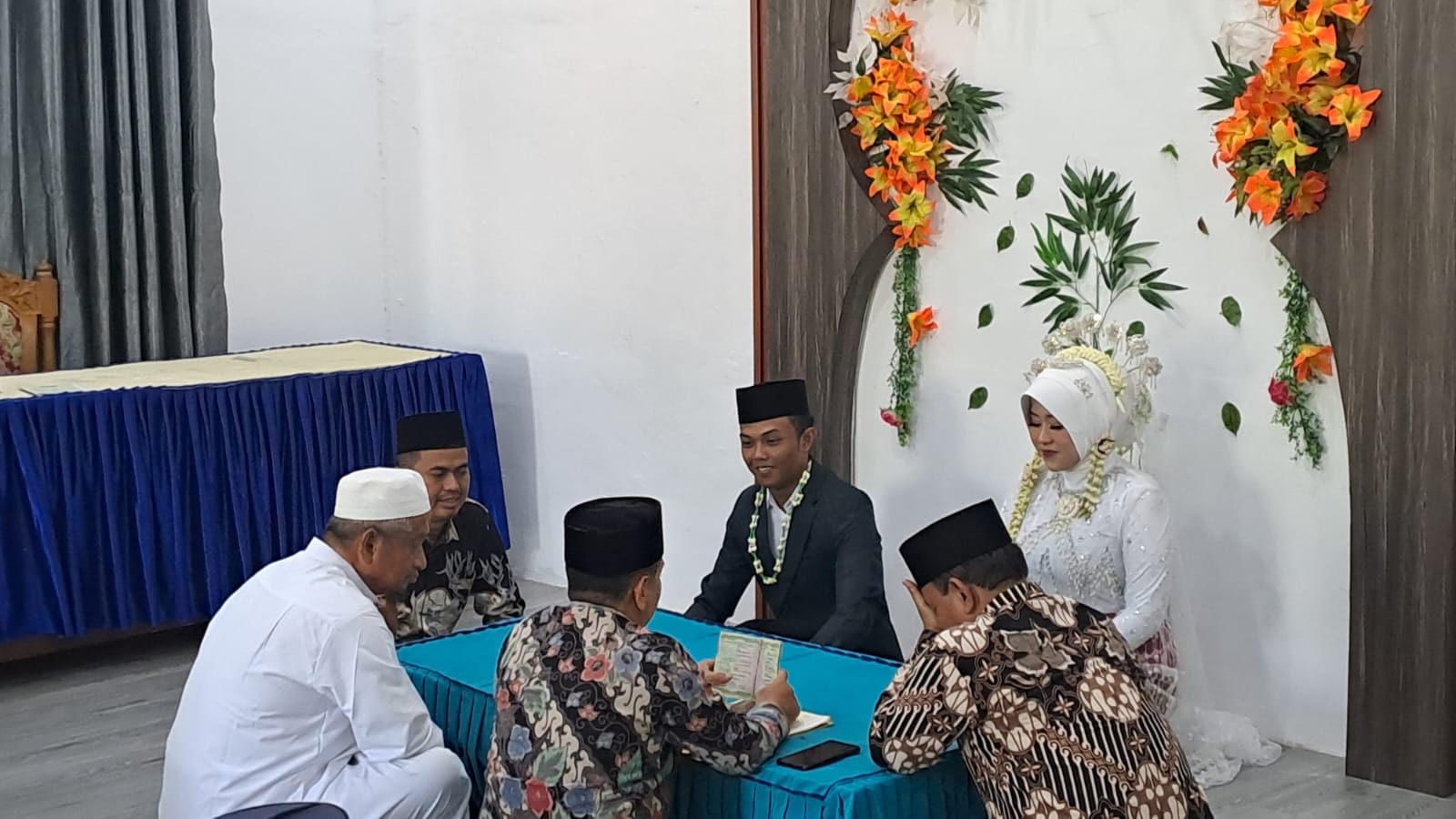 AKAD NIKAH DI BALAI NIKAH KUA