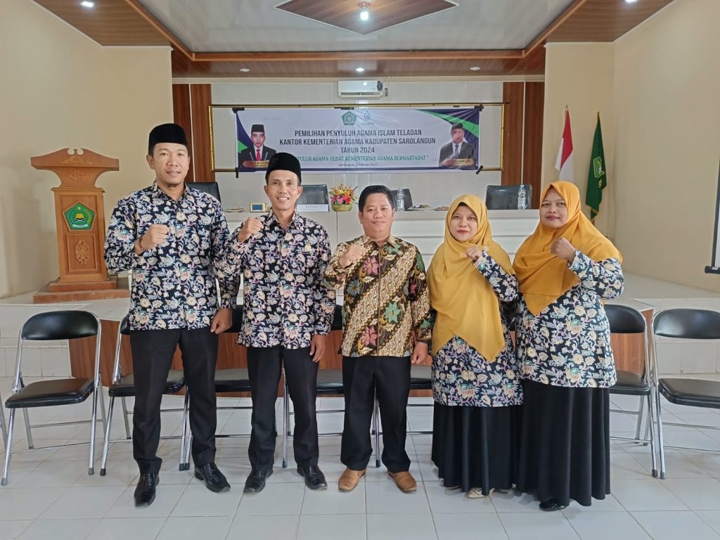 Kepala KUA Singkut MHD. DARLIS Mendampingi peserta PENYULUH AGAMA ISLAM AWARD Tahap II TINGKAT KABUPATEN SAROLANGUN TAHUN 2024