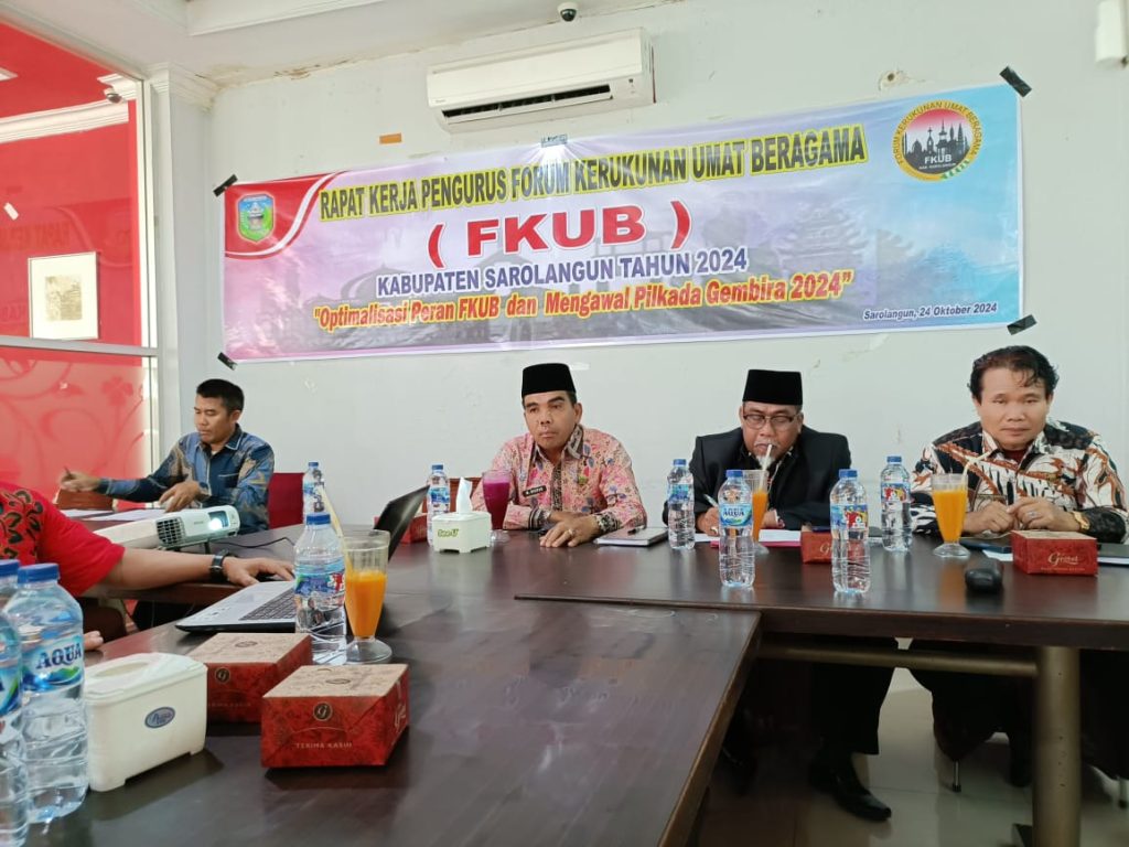 PENGURUS FKUB KAB. SAROLANGUN GELAR RAPAT KERJA PERDANA DI RM SEDERHANA