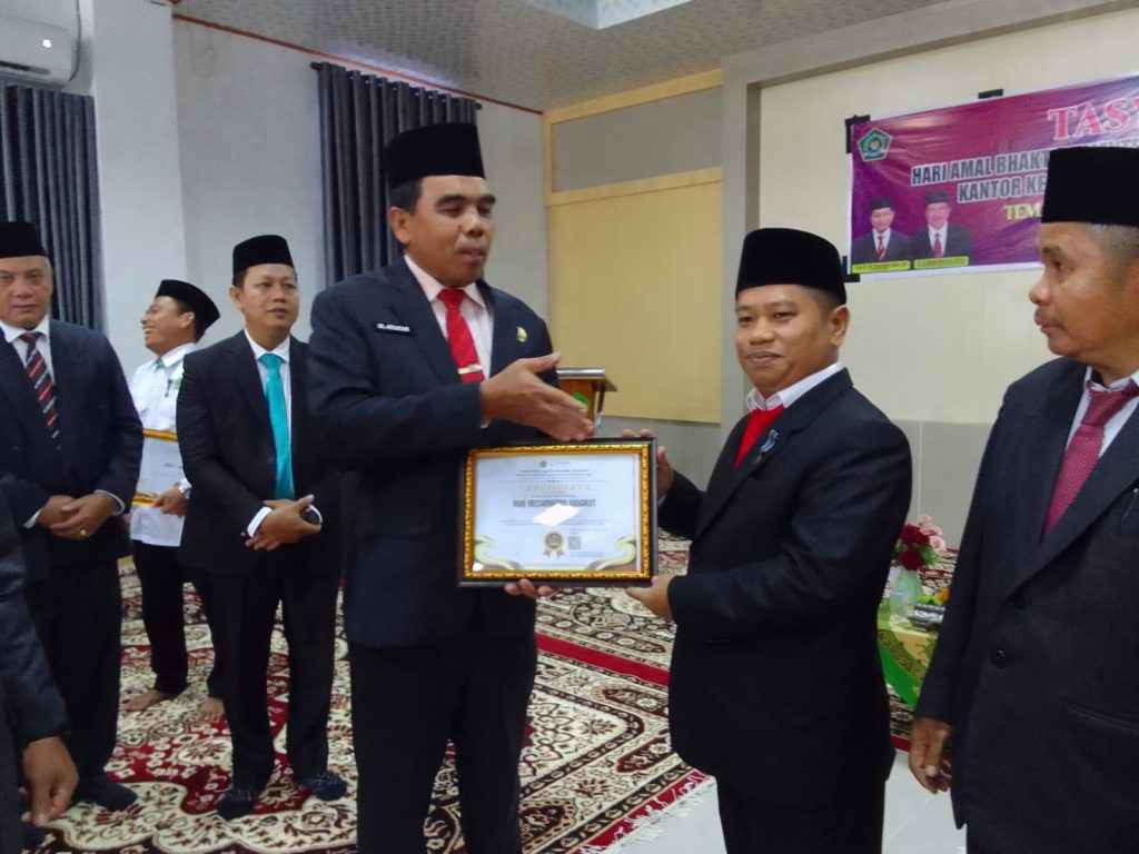 Kado HAB ke-79 KUA Singkut Raih Terbaik Satu I, ‘Tata Persuratan & Administrasi Tingkat KUA Se-Kabupaten Sarolangun’ Tahun 2024
