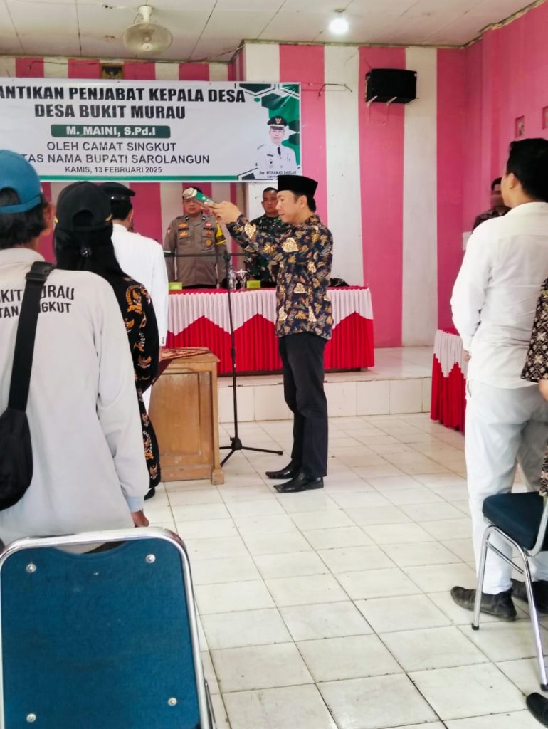 PENYULUH AGAMA ISLAM KUA SINGKUT, MENJADI ROHANIAWAN DALAM PENGAMBILAN SUMPAH PJ KADES DESA BUKIT MURAU