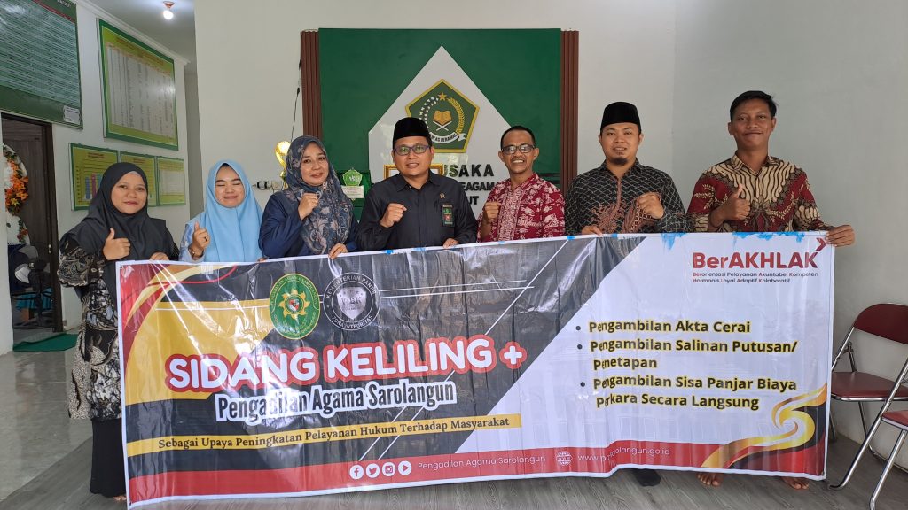 PENGADILAN AGAMA SAROLANGUN BEKERJASAMA, KUA SINGKUT DALAM SIDANG KELILING
