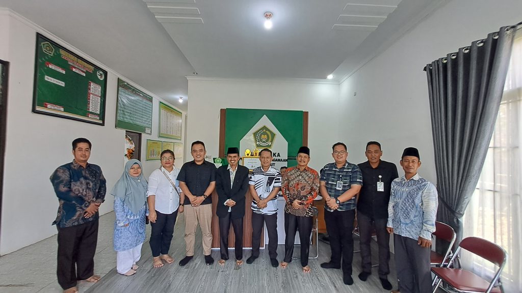 KUA Singkut Terima Kunjungan Imigrasi Terkait Perkawinan Campuran
