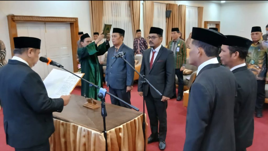 KUA SINGKUT BERI UCAPAN SELAMAT KEPADA H. HABIBI ATAS DILANTINYA SEBAGAI KASI PENMAD KEMENTERIAN AGAMA JAMBI